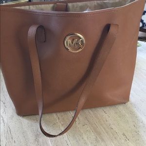 Michael Kors jet set large tote